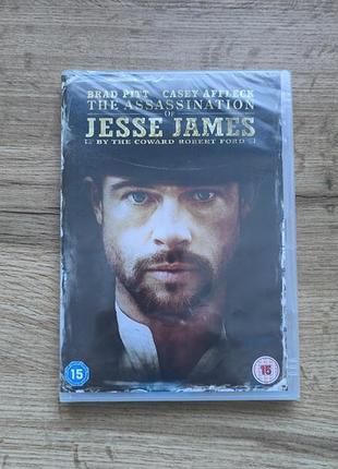 Dvd диск с фильмом «убийца джесси джеймса трусом робертом фордом» (the assassination of jess by the coward robert ford)