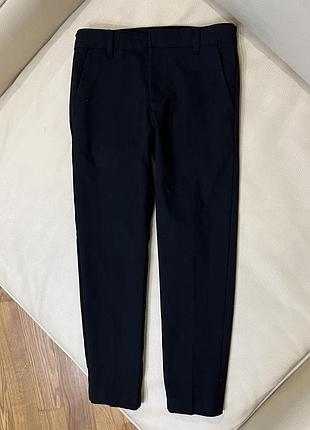 Чорні брюки, штани від джордж 4-5 років ріст 104-110 стан нових дов 62.5, крок 45, пояс 27, є утяжка , завужені