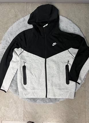 Зіпка nike thech