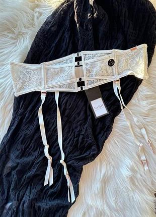 Красивый пояс noir hunkemoller 😍❤️