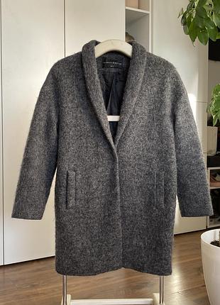 Унікальне пальто від сестер olsen the row в колаборації  для норвезької bik bok