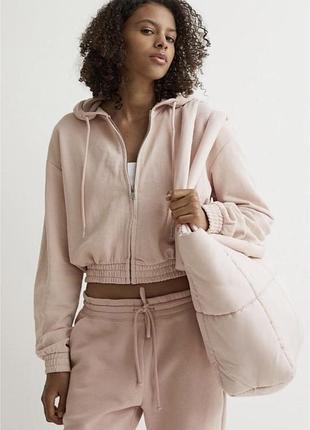 Ніжно-рожева мастерка вкорочена кофта на змійці зіп худі h&m