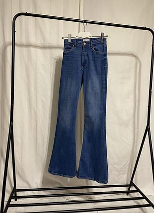 Джинси кльош