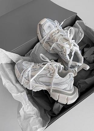 Жіночі брендові кросівки