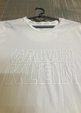 Calvin klein чоловічий одяг біла футболка 40/l/48