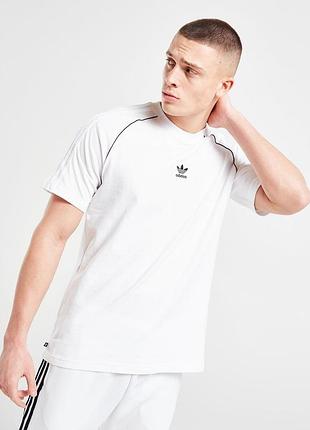 Чоловіча футболка adidas center logo — оверсайз