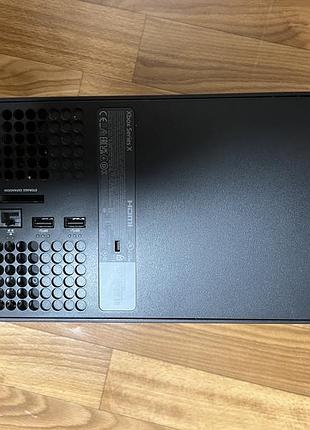 Xbox series x з двома геймпадами та підпискою до 31.08.2026 року