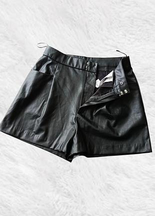 Черные шорты 2