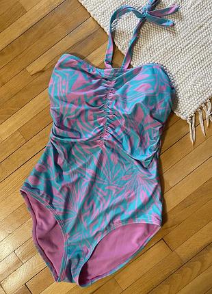 Цільний купальник simply be з моделюванням фігури яскравий тропічний принт, стильний та зручний.