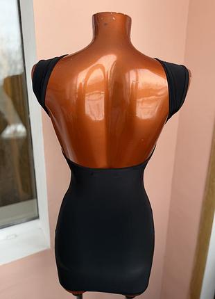 Ефектна вечірня сукня