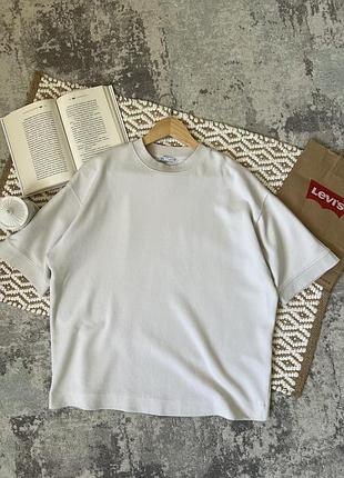 Оверсайз футболка молочного кольору zara