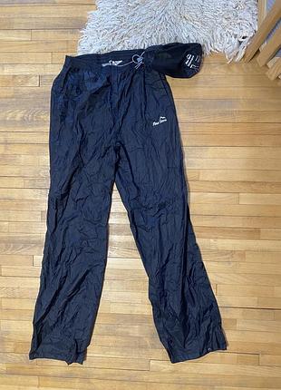 Чоловічі чорні трекінгові штани-дощовик peter storm з сумкою, легкі та водонепроникні.