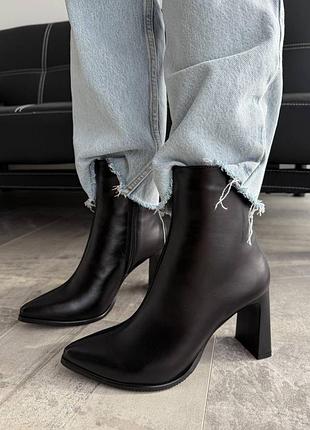Натуральна шкіра, класні жіночі чорні ботильйони