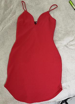 Жіноча сукня яскрава