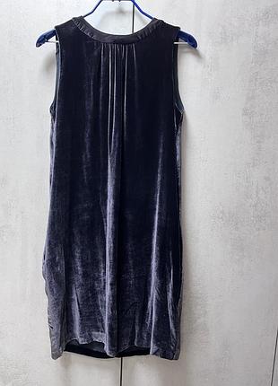 Синя оксамитова сукня з завʼязками на спині