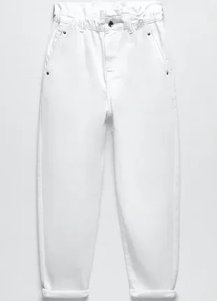 Джинсы белого цвета