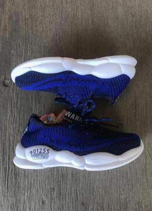 Лёгкие кроссовки