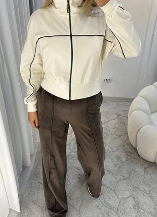 Велюровый спортивный костюм