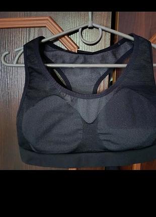 Стильный эластичный спортивный топ