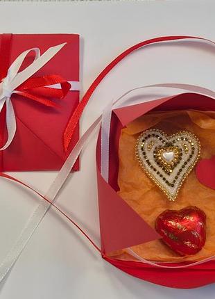 Лучший подарок женщине, девушке. ко дню влюбленных, 8 марта. брошка - сердце ручной работы. воплощение уюта и королевского золота.