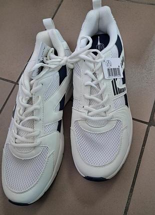 Кросівки чоловічі