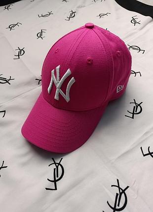 Кепка жіноча