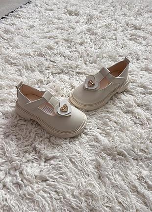 Нові білі туфлі 28р, 17см