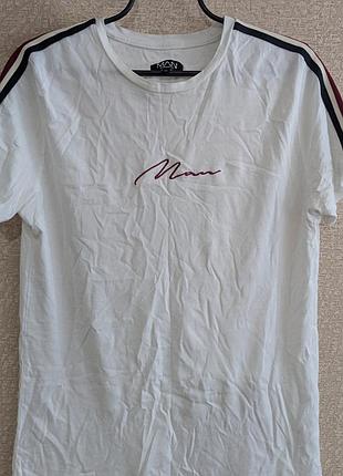 Біла футболка з вузькими рукавами