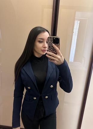 Синій піджак