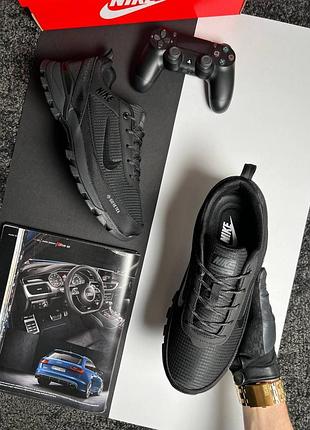 Чорні кросівки для спорту