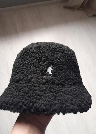 Плюшева шапка