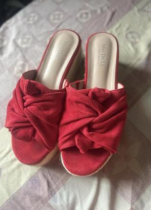 Літні жіночі шльопанці