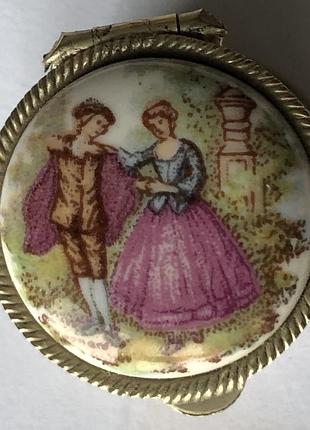 Скринька таблетниця фарфор