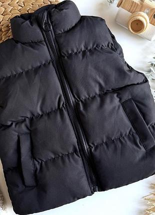 Весняна жилетка на хлопчика