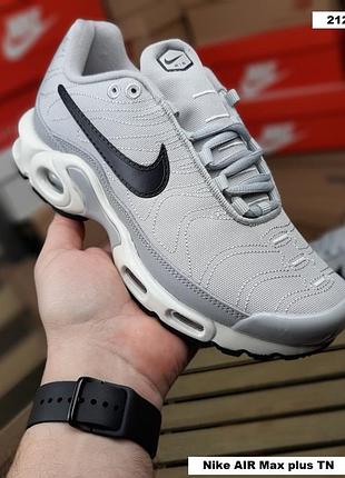 Женские качественные и стильные кроссовки nike air max plus tn св.серые