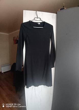 Женское платье в рубчик