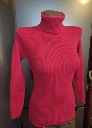 Гольф жіночий в рубчик в розмірі 42-46 (s-м)