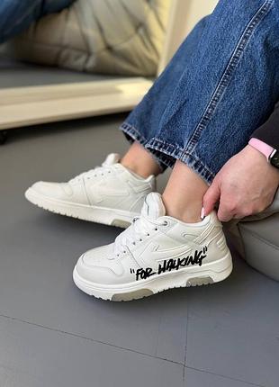 Кросівки шкіряні