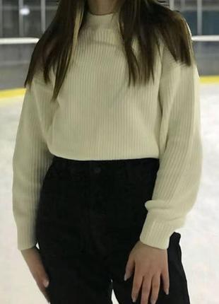 Продам вкорочений светр goldi