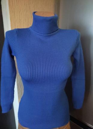 Гольф женский в рубчик в цвете электрик в размере 42-44 ( xs-s)