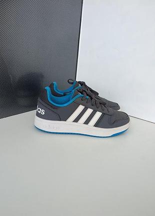 Кроссовки адидас