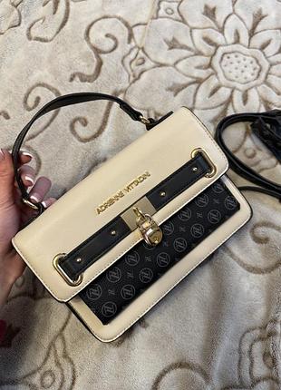 Сумка adrienne vittadini.