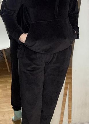 Жіночий велюровий костюм двійка, чорного кольору, розмір s-m