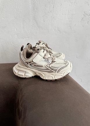 Дитячі кросівки на дівчинку