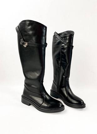 Черные демисезонные трендовые сапоги жокейки