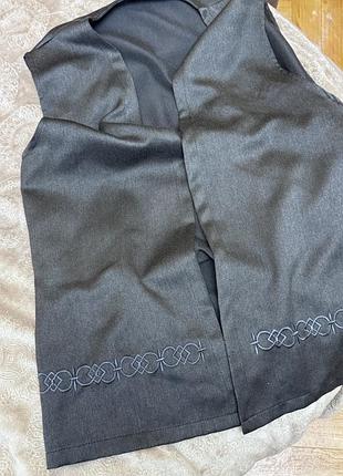 Жіночий костюм