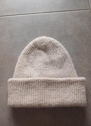 Теплая объемная шапка