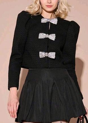 Вкорочений жакет із бантами в стразах