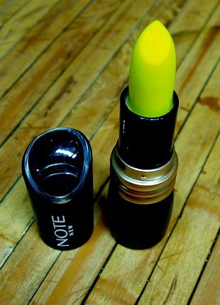 Аквагрим жовтий: неонова помада для губ та обличчя, грим світиться у темряві