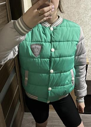 Куртка жіноча